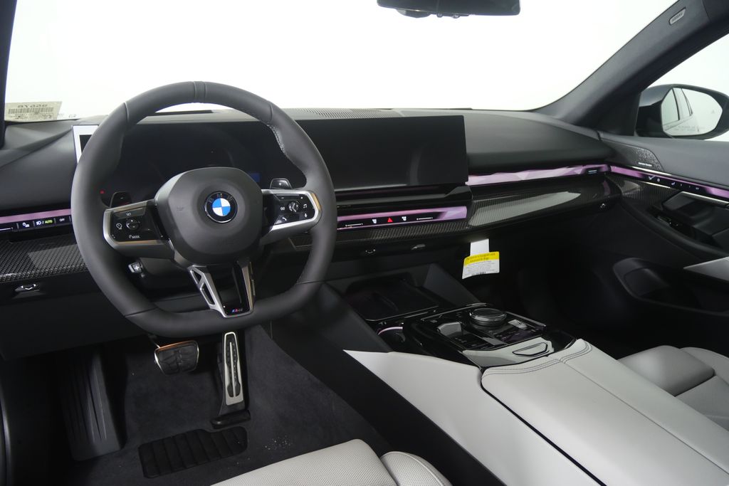 Thumbnail: 2027 BMW 5 Series - 17