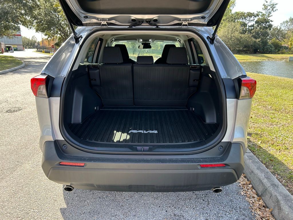 Thumbnail: 2024 Toyota RAV4 - 10