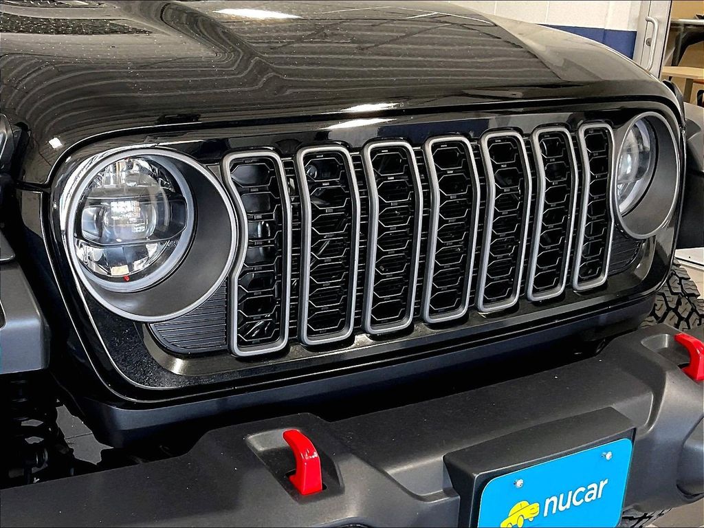 2026 Jeep Gladiator — photo 30
