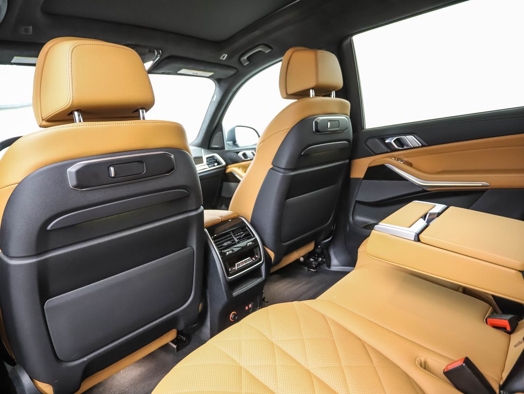 Thumbnail: 2023 BMW X7 - 20