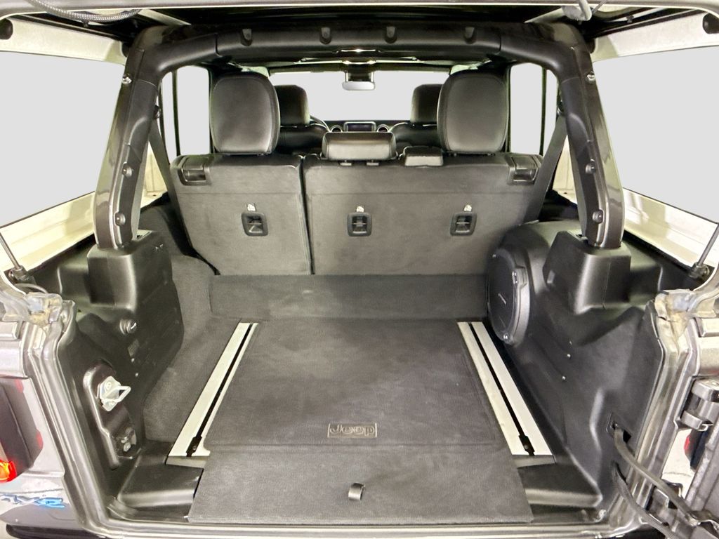 Thumbnail: 2021 Jeep Wrangler - 27