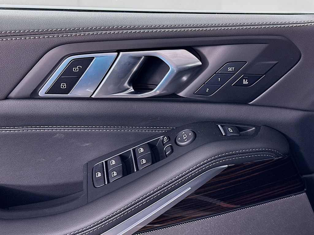 Thumbnail: 2026 BMW X5 - 20