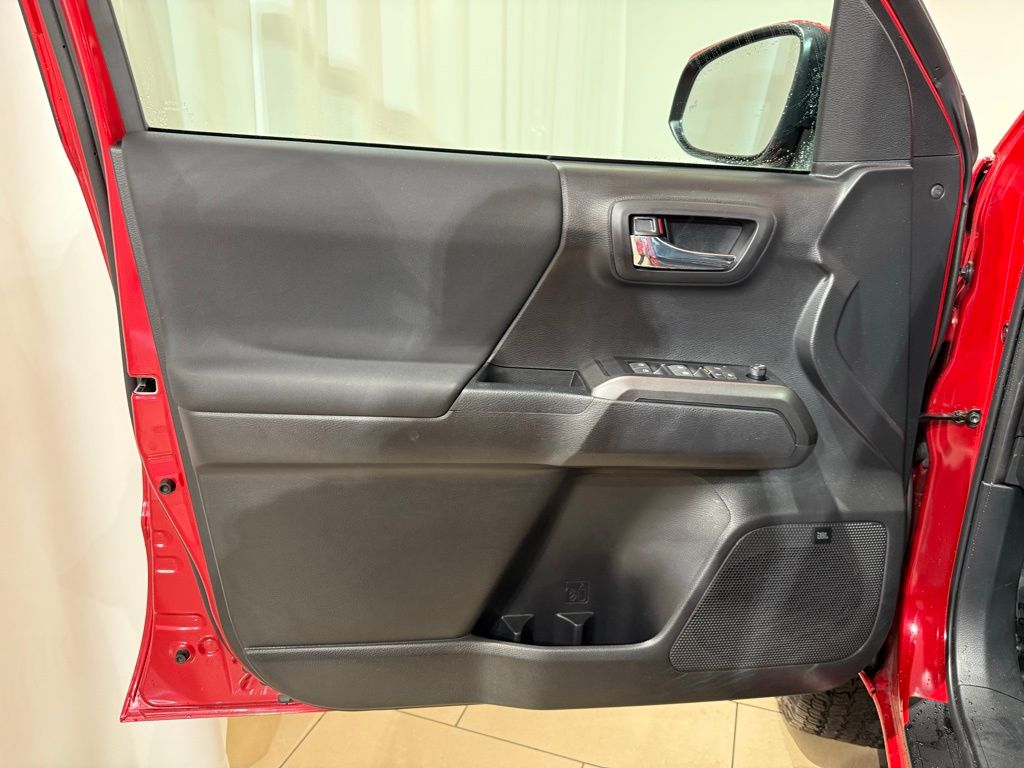2022 Toyota Tacoma TRD Off-Road 14