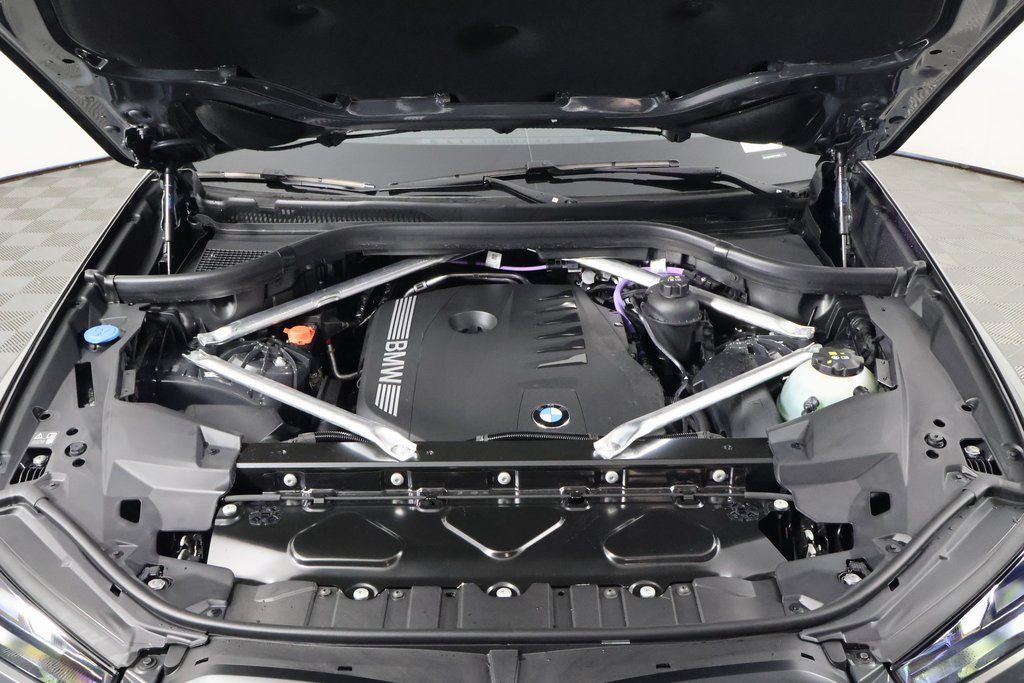 Thumbnail: 2026 BMW X5 - 9