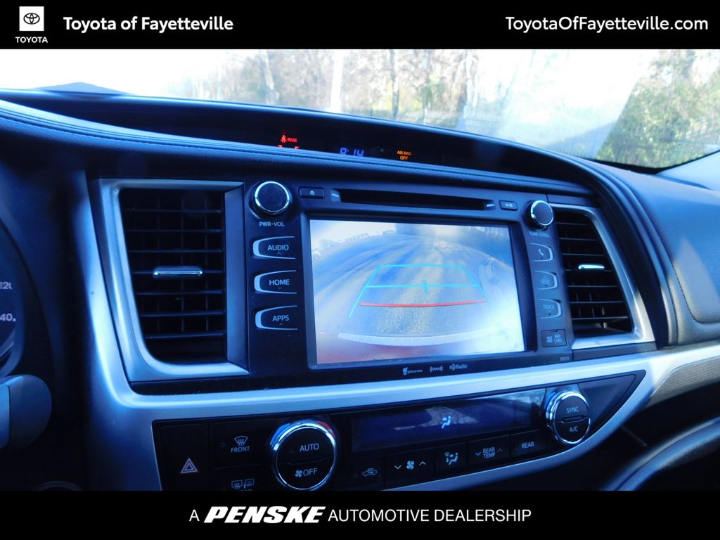 Thumbnail: 2017 Toyota Highlander - 8