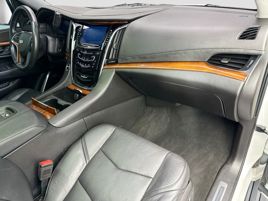 Thumbnail: 2016 Cadillac Escalade - 16
