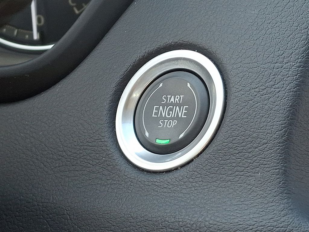 Thumbnail: 2023 Cadillac XT4 - 25
