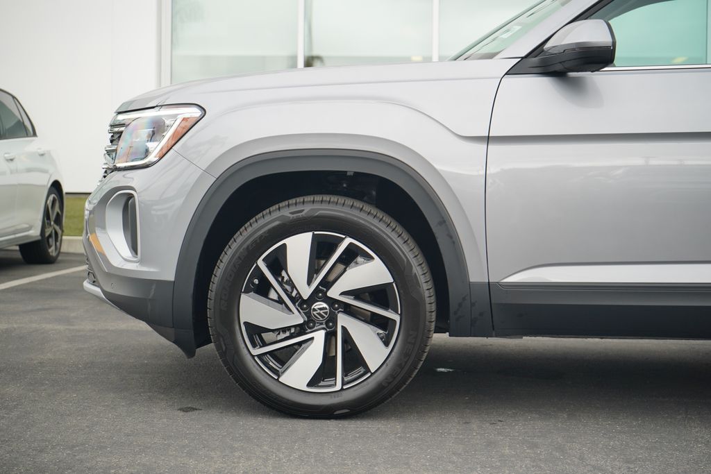 2025 Volkswagen Atlas SE 2
