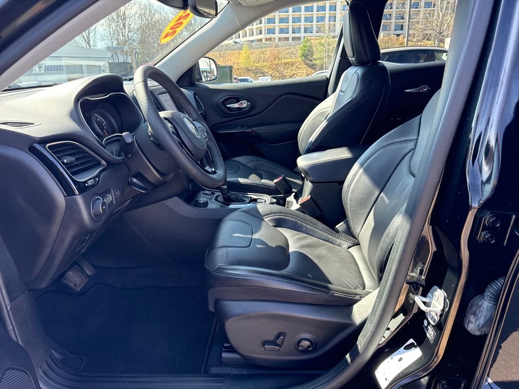 used 2023 Jeep Cherokee car, priced at $23,589