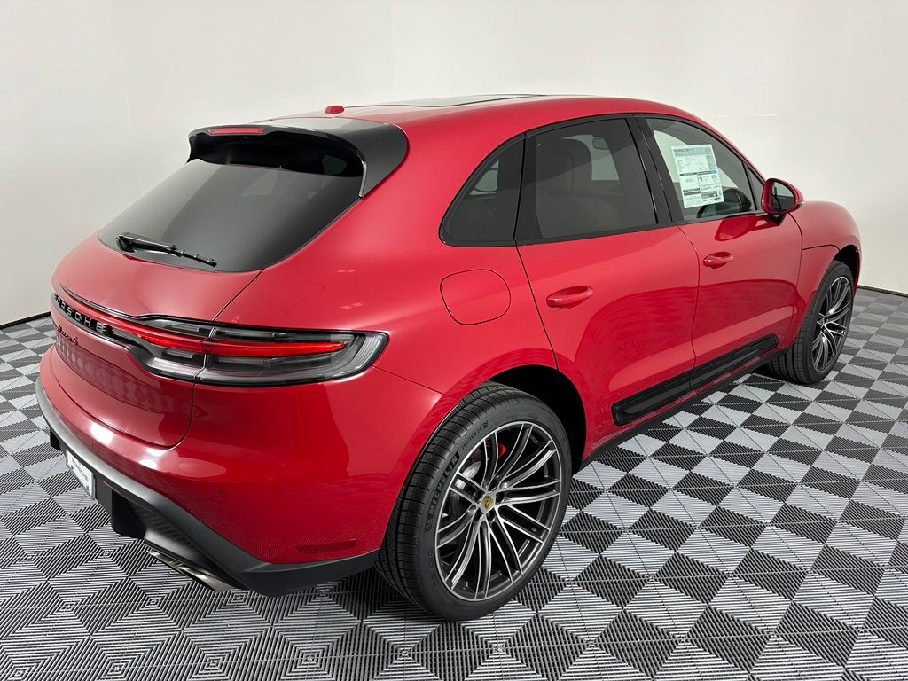 Thumbnail: 2026 Porsche Macan - 10