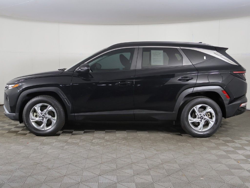 Used 2023 Black Hyundai SEL image 14