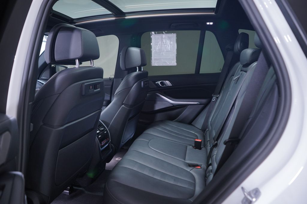 Thumbnail: 2021 BMW X5 - 9