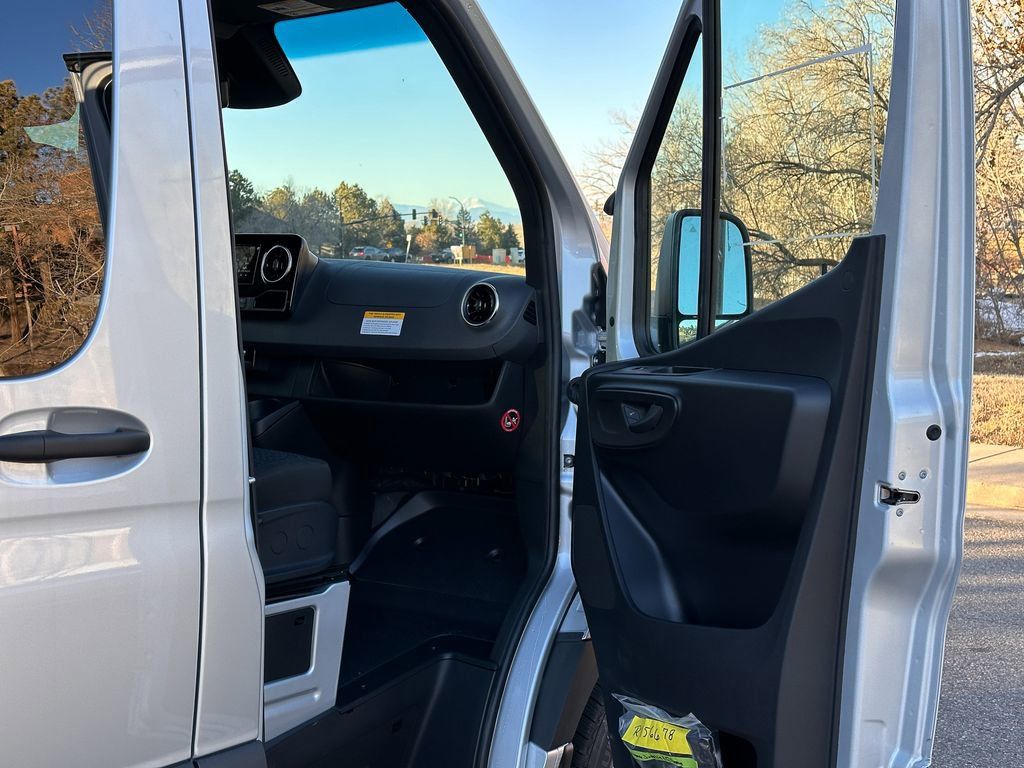 2024 Mercedes-Benz Sprinter 2500 Cargo 144 WB 28