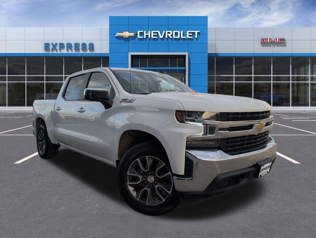 Summit White 2022 Chevrolet Silverado 1500 Pickup Truck Four-Wheel Drive 8-Speed Automatic