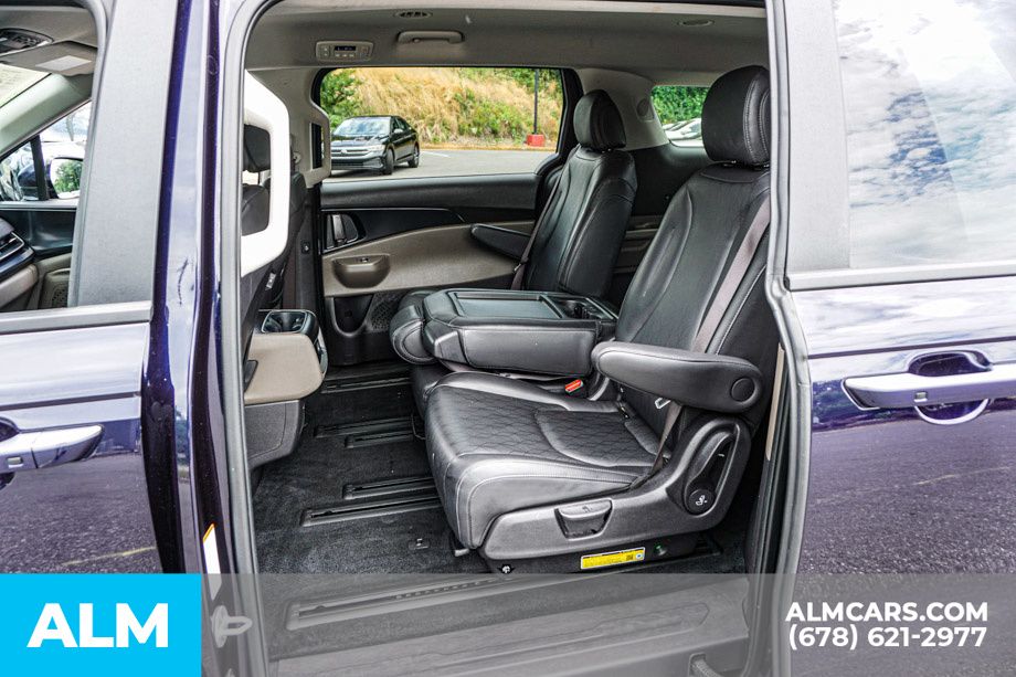 2025 Kia Carnival LXS - Photo 21