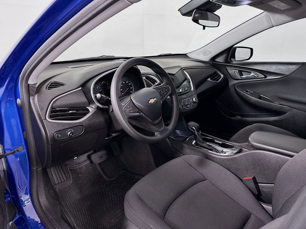 Thumbnail: 2023 Chevrolet Malibu - 9