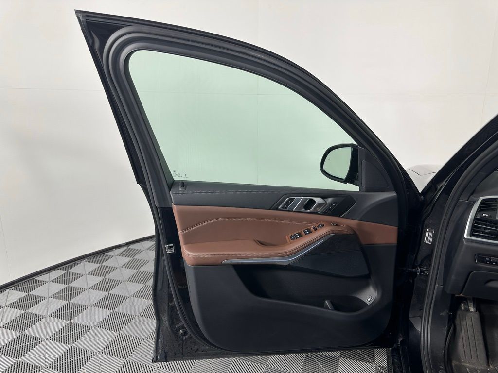 Thumbnail: 2023 BMW X5 - 13