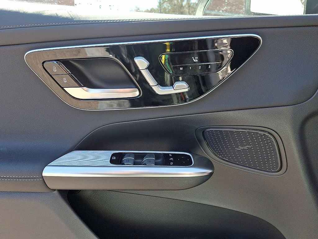 Thumbnail: 2025 Mercedes-Benz GLC - 8