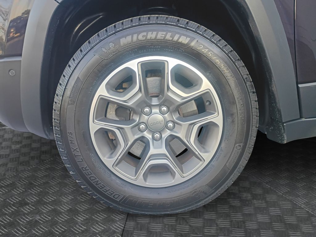 Used Car 2021 Jeep Cherokee  Trailhawk For Sale Under $25,000 In Austin, Texas