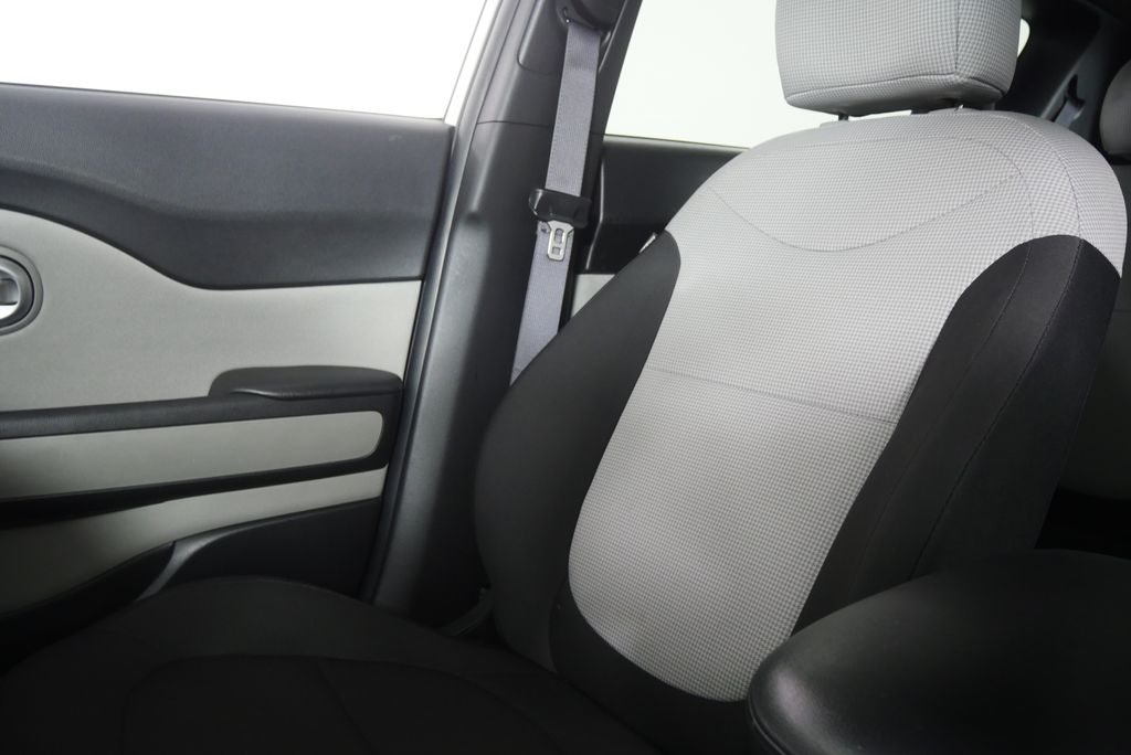 Thumbnail: 2015 Kia Soul - 22