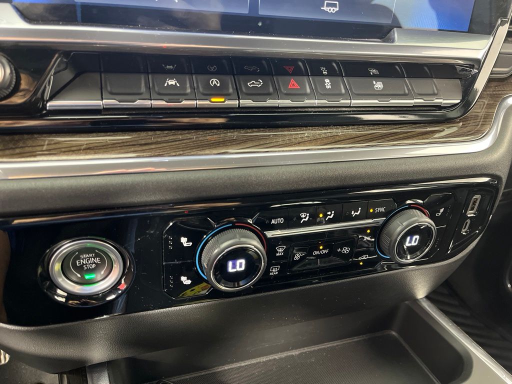 Thumbnail: 2023 Chevrolet Silverado 1500 - 26