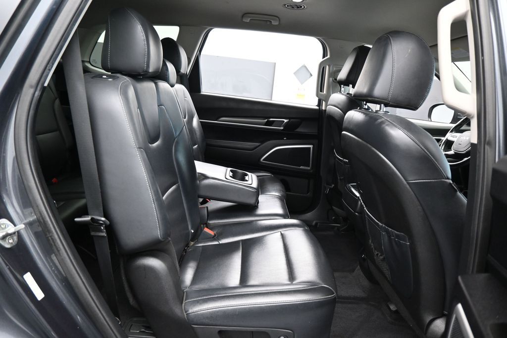 Used 2022 Gravity Gray Kia LX image 41
