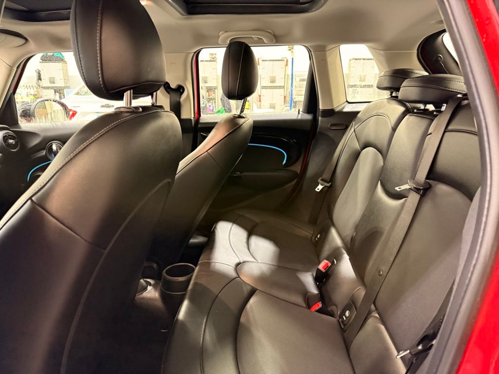 Thumbnail: 2022 MINI Cooper - 22