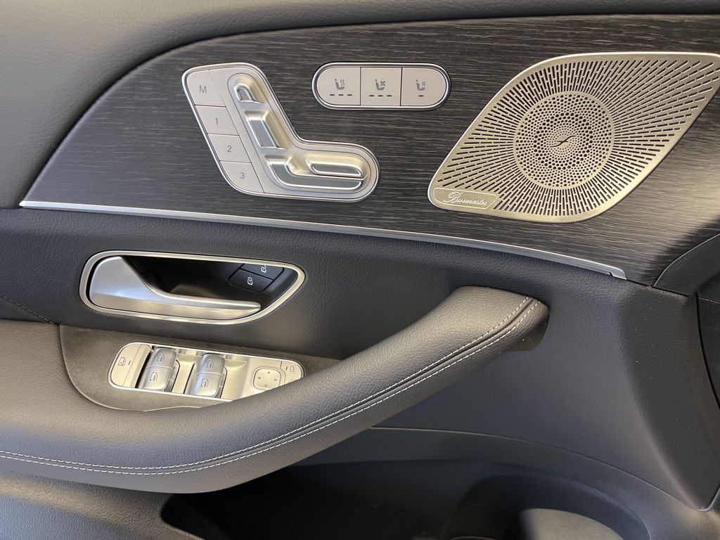 Thumbnail: 2026 Mercedes-Benz GLS - 12