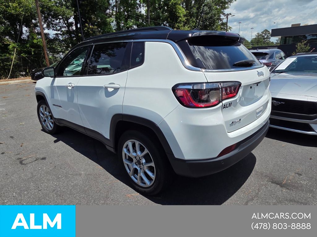 Used 2025 White Jeep Limited image 9