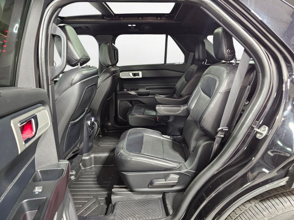 Used 2020 Black Ford Limited image 18