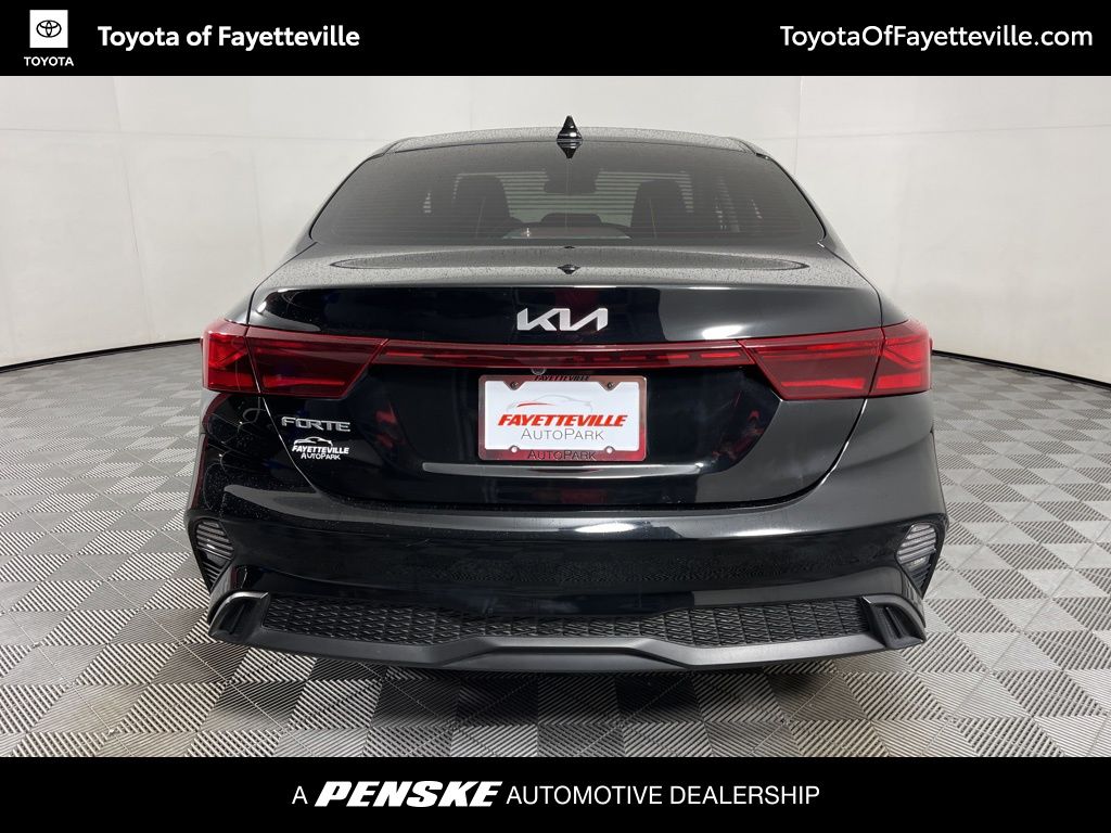 Thumbnail: 2023 Kia Forte - 9