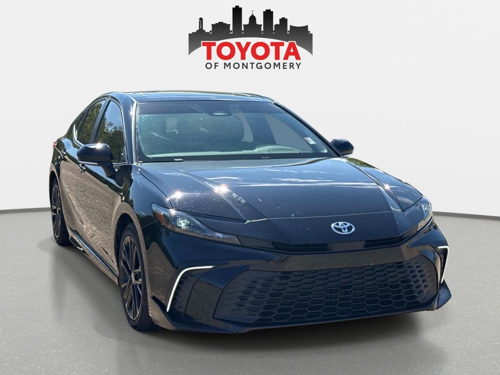 2025 Toyota Camry SE FWD