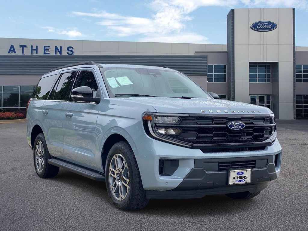 Glacier Gray Met Tri-Coat 2026 Ford Expedition SUV / Crossover Four-Wheel Drive Automatic