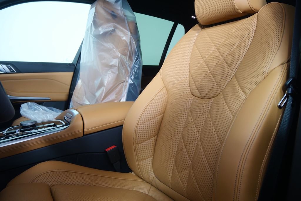 Thumbnail: 2026 BMW X5 - 11