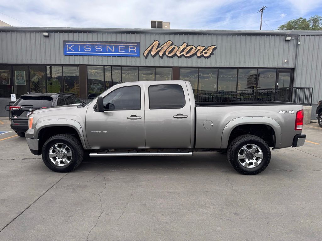 2012 GMC Sierra 2500HD SLT Crew Cab SB 4WD Pickup Truck Four-Wheel Drive 6-Speed Automatic
