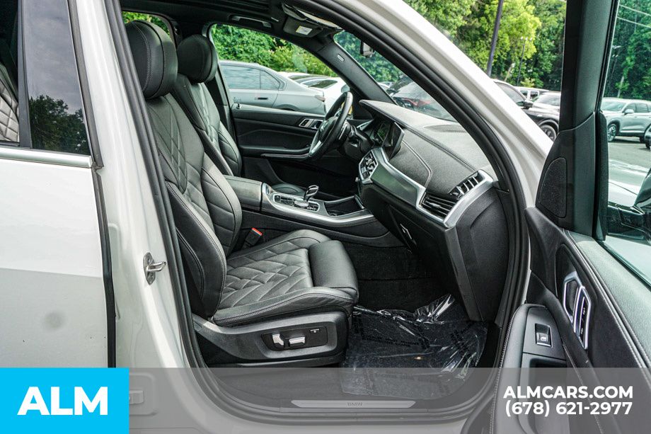 Used 2023 White BMW sDrive40i image 23