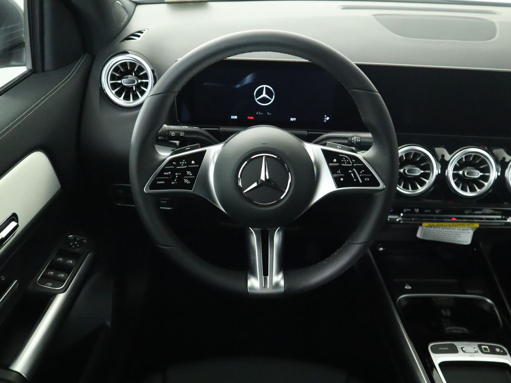 Thumbnail: 2025 Mercedes-Benz GLA - 10