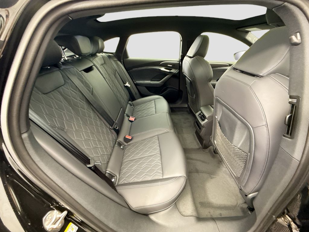 Thumbnail: 2025 Audi e-tron S - 19