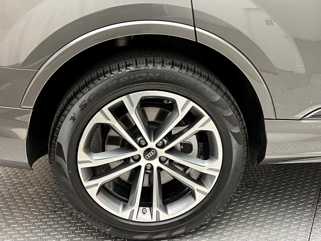 Thumbnail: 2025 Audi Q7 - 7