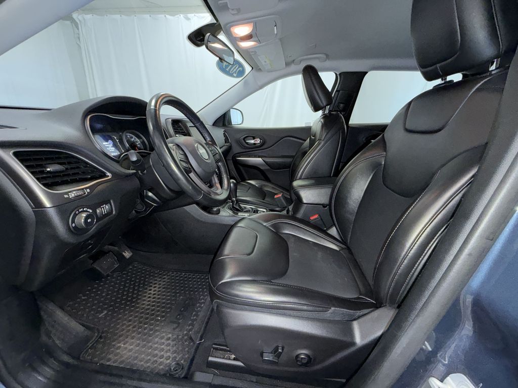 Used 2019 Jeep Cherokee SUV