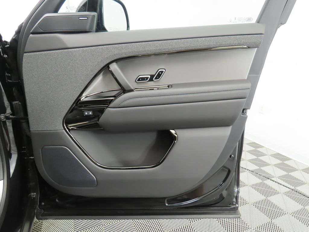 Thumbnail: 2025 Land Rover Range Rover Sport - 27