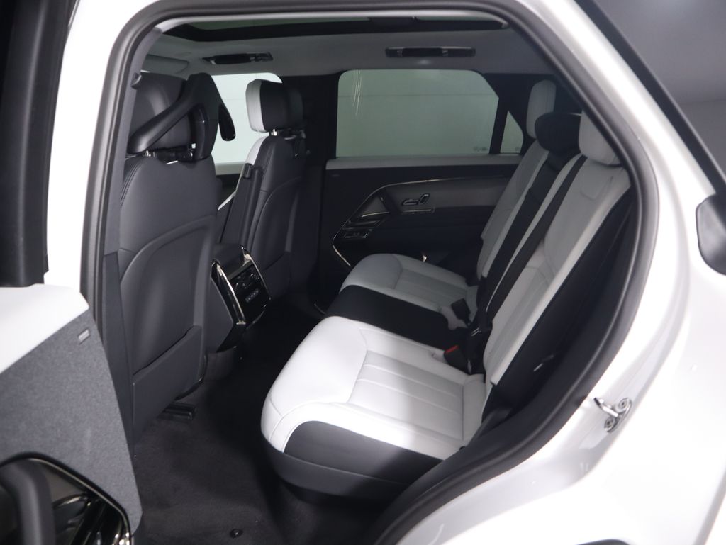 Thumbnail: 2025 Land Rover Range Rover Sport - 23