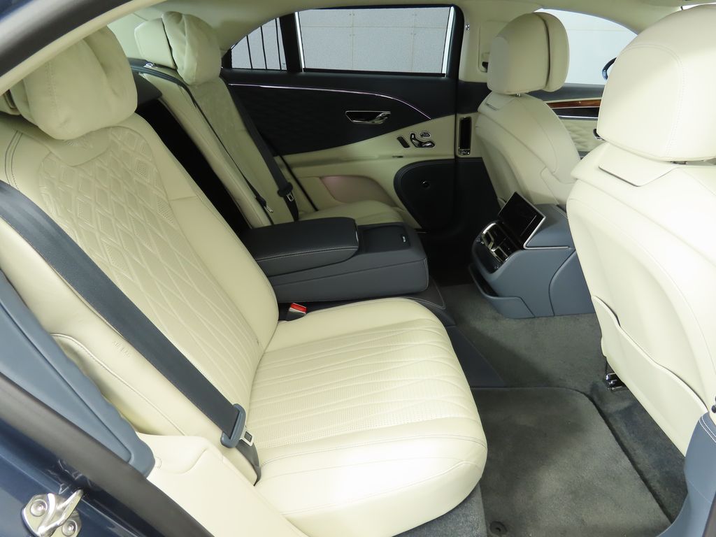 Thumbnail: 2020 Bentley Flying Spur - 22
