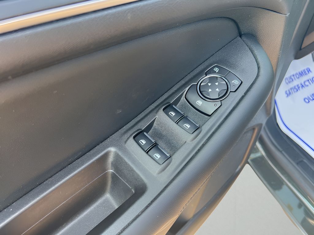 2023 Ford Edge