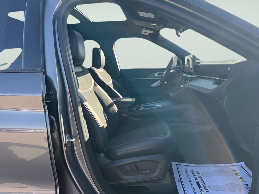 2025 Ford Explorer