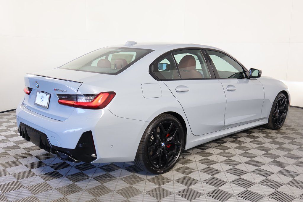 Thumbnail: 2026 BMW 3 Series - 2