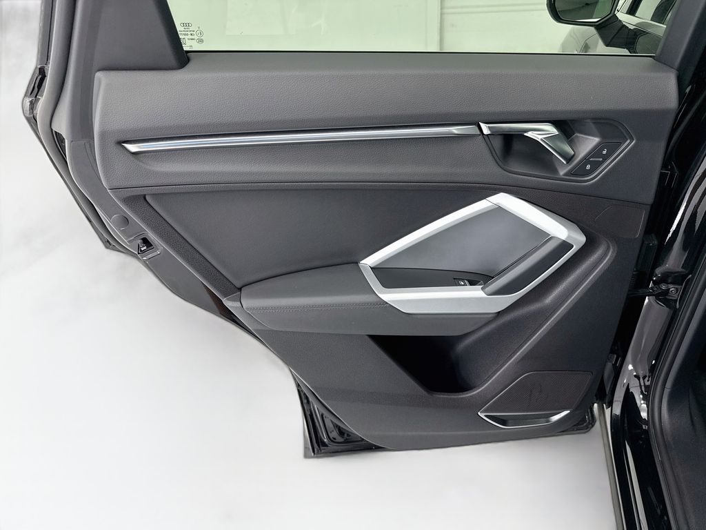 Thumbnail: 2021 Audi Q3 - 25