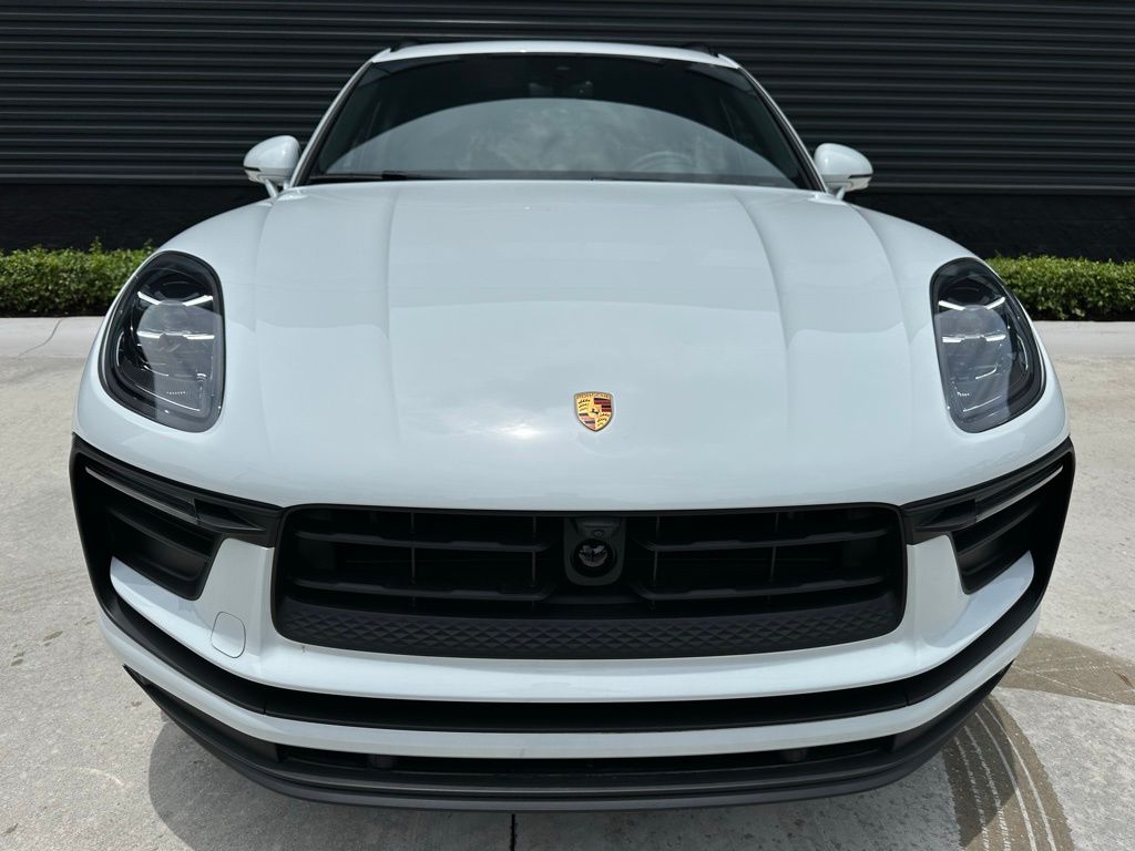 Thumbnail: 2025 Porsche Macan - 7