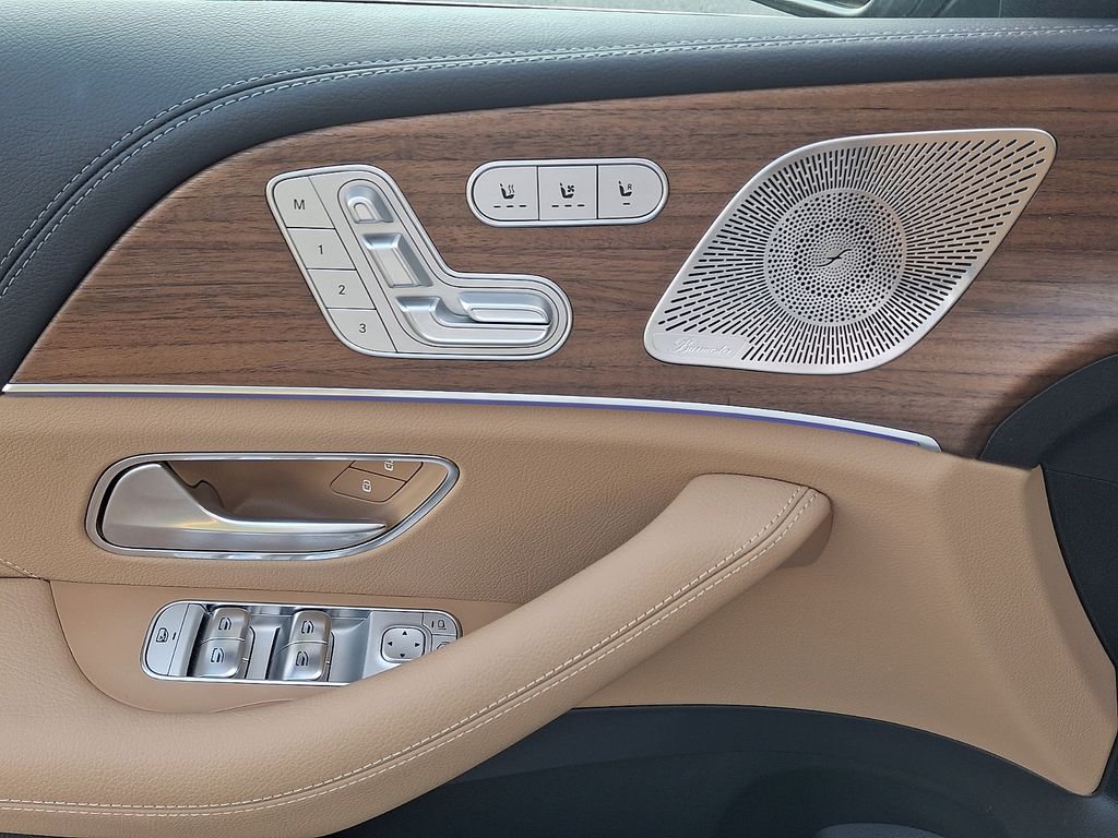 Thumbnail: 2026 Mercedes-Benz GLE - 12