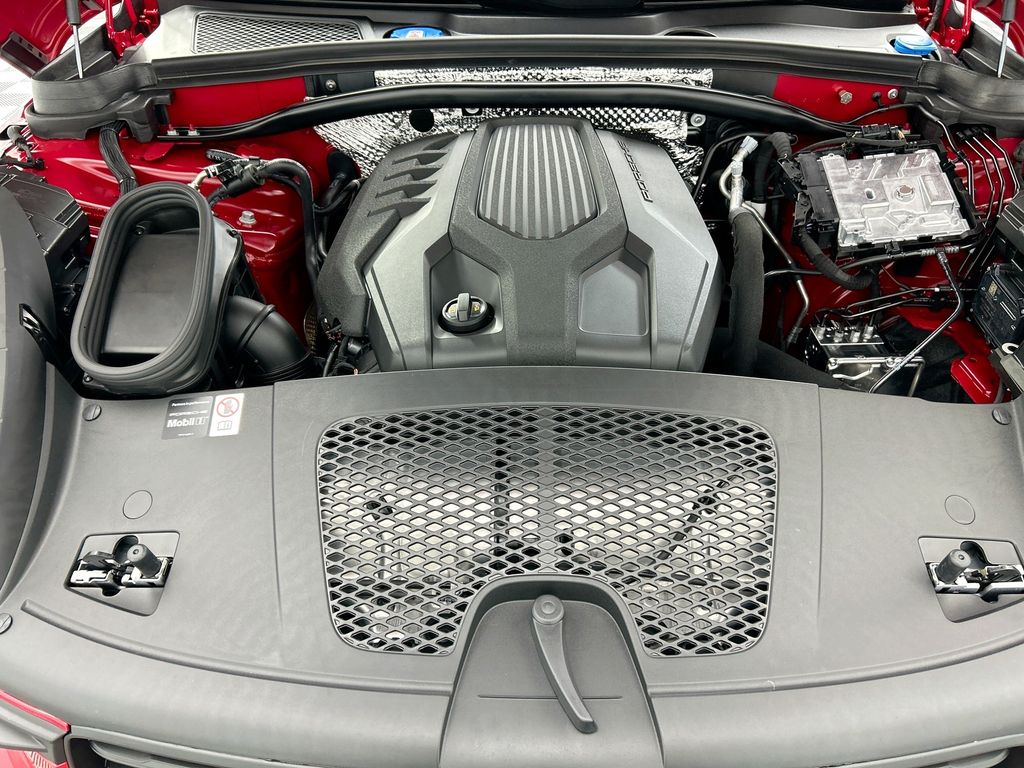 Thumbnail: 2026 Porsche Macan - 30